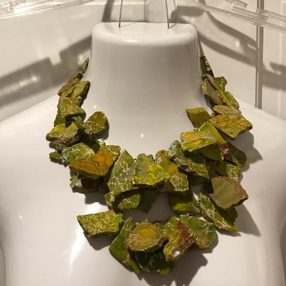 Jewelry - Green Uncut Stone Statement Necklace